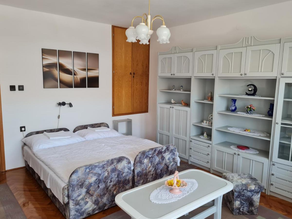 Gyoengyvirag Apartman เลนตี ภายนอก รูปภาพ