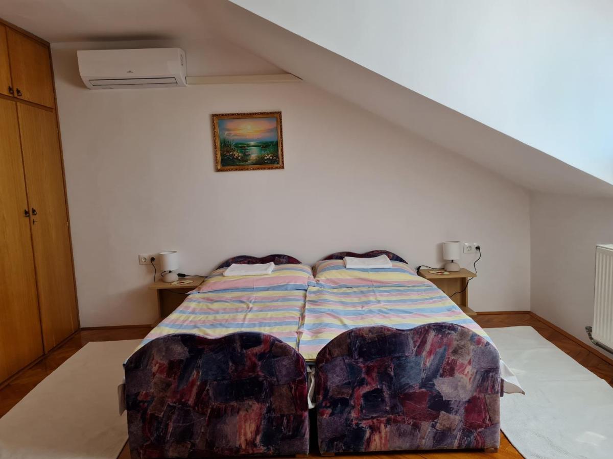 Gyoengyvirag Apartman เลนตี ภายนอก รูปภาพ