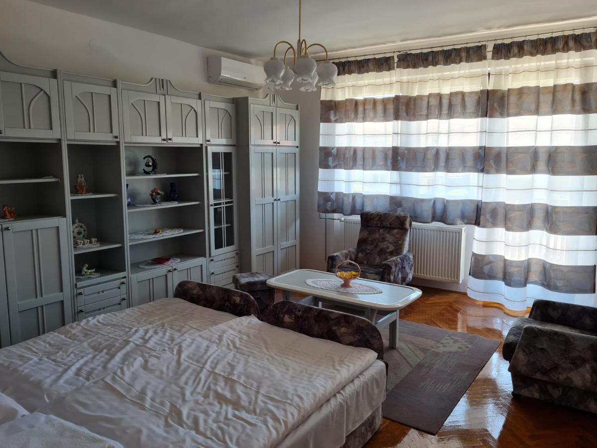 Gyoengyvirag Apartman เลนตี ภายนอก รูปภาพ