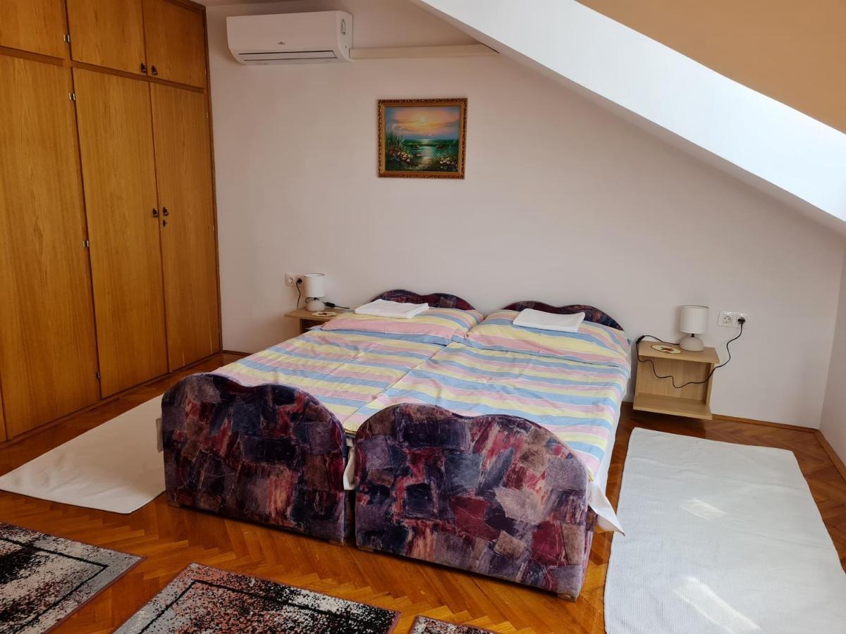 Gyoengyvirag Apartman เลนตี ภายนอก รูปภาพ